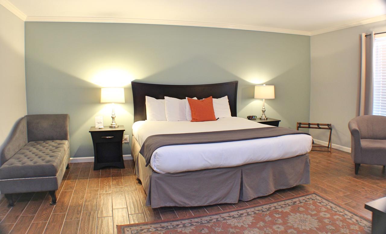 The Dahlonega Square Hotel & Villas Exterior photo