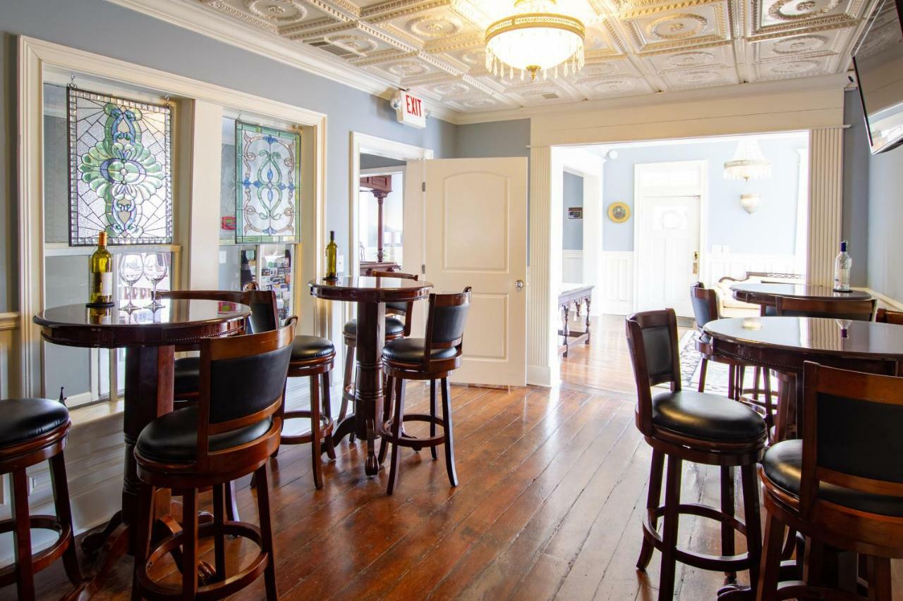 The Dahlonega Square Hotel & Villas Exterior photo