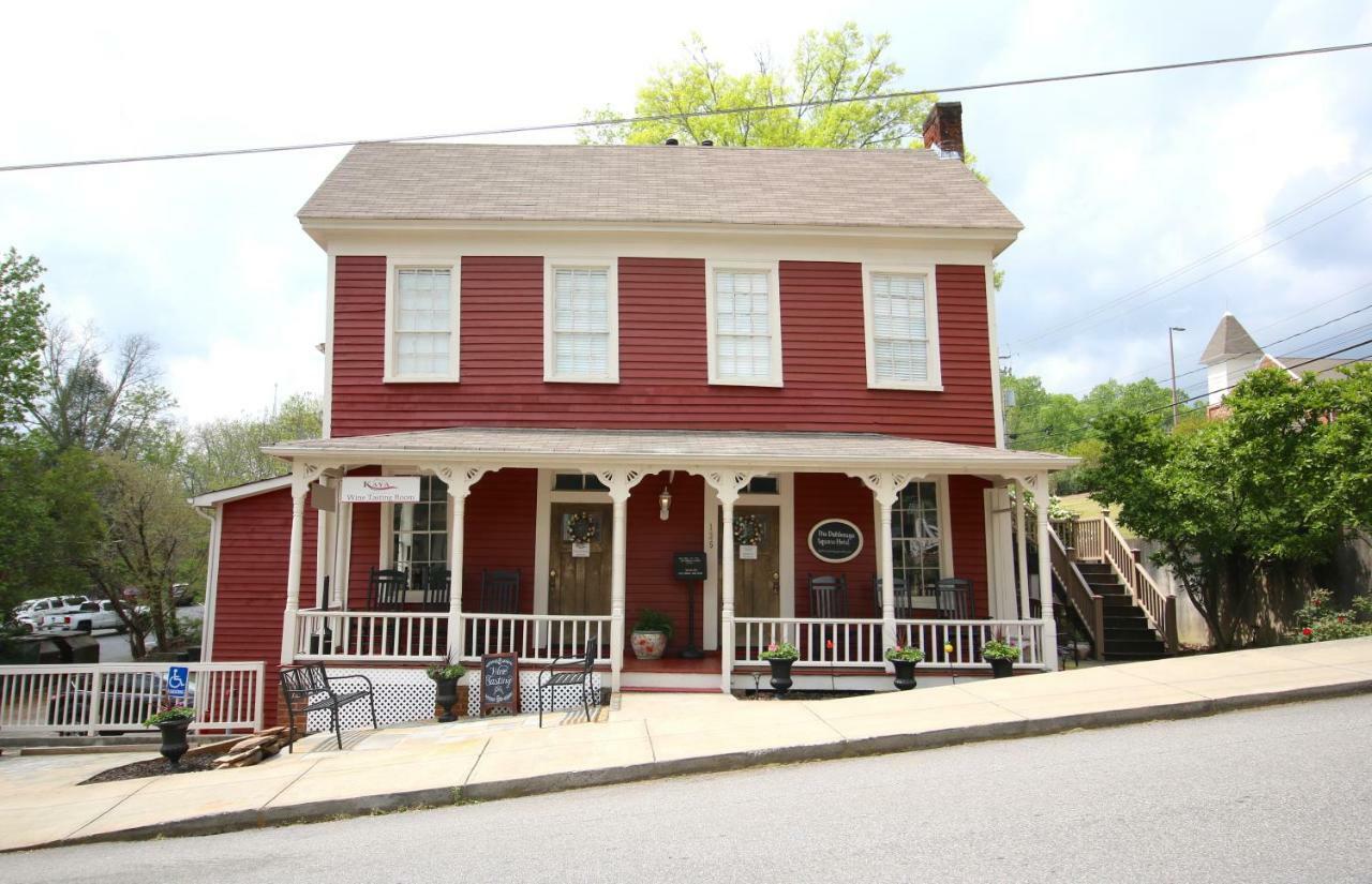 The Dahlonega Square Hotel & Villas Exterior photo
